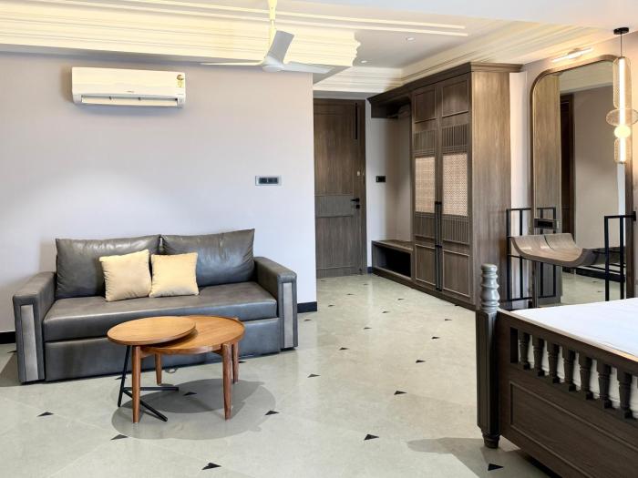 the luxury tiger at lake pichola