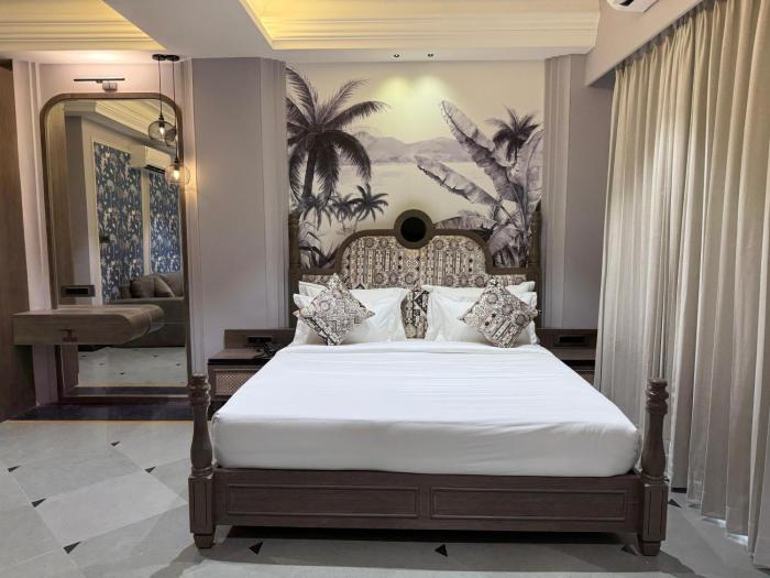 the luxury tiger at lake pichola