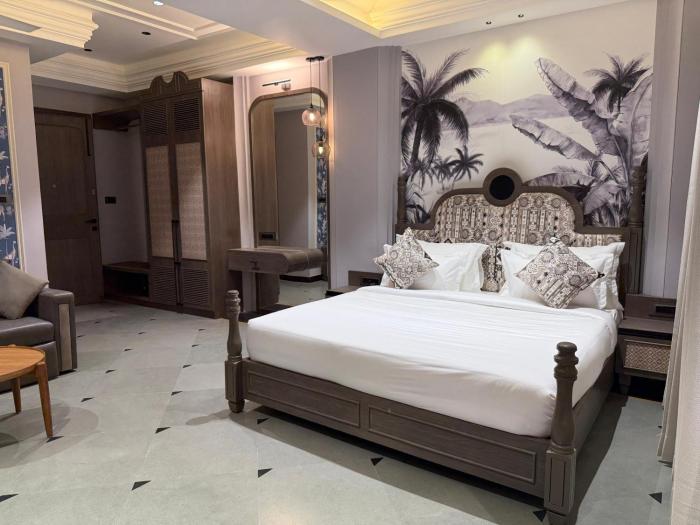 the luxury tiger at lake pichola