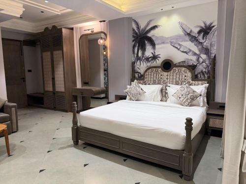 The Luxury Tiger At Lake Pichola,,4 star