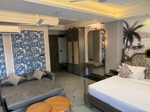 the luxury tiger at lake pichola