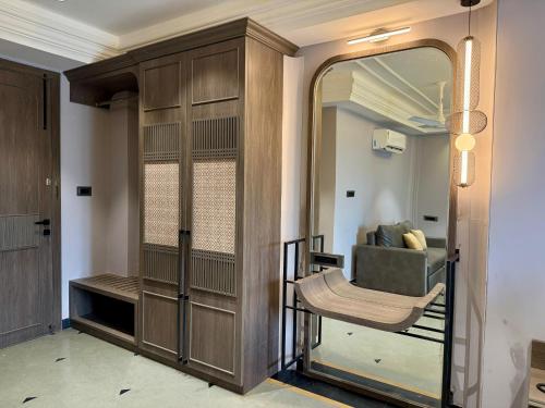 the luxury tiger at lake pichola