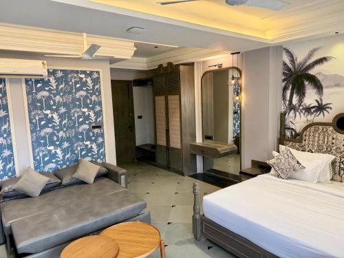 the luxury tiger at lake pichola