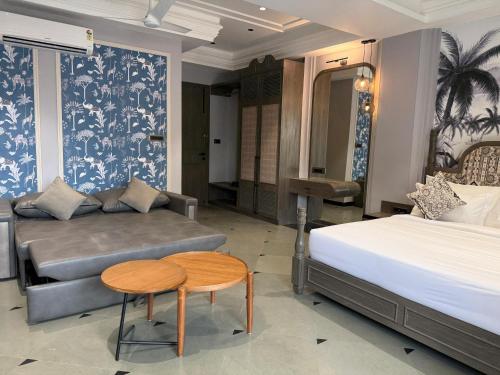 the luxury tiger at lake pichola