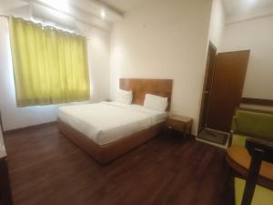 rrooms hotel riddhi grand