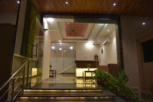 rrooms hotel riddhi grand