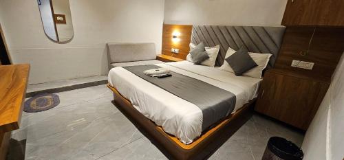 hotel royal look