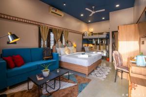 Zostel Indore,,3 star