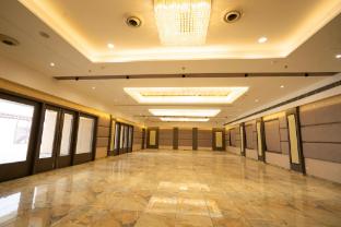 swan hotel and banquets