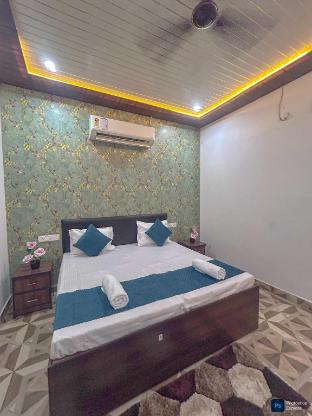 The Ghat House,,3 star