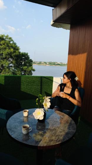 The Ghat House,,3 star