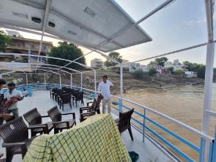 The Ghat House,,3 star