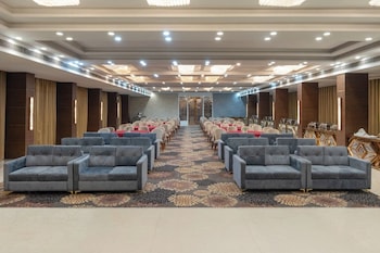 clark inn express rajnagar