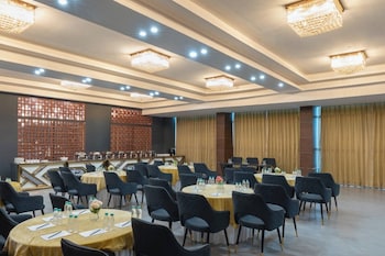 clark inn express rajnagar