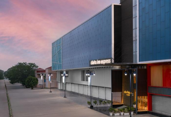 clark inn express rajnagar