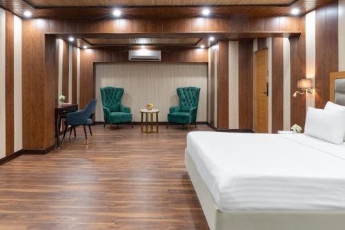 clark inn express rajnagar