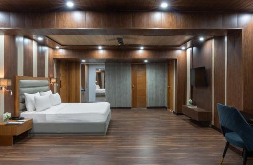 clark inn express rajnagar