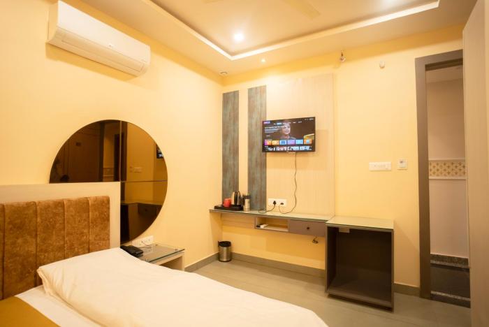 the white roots hotel