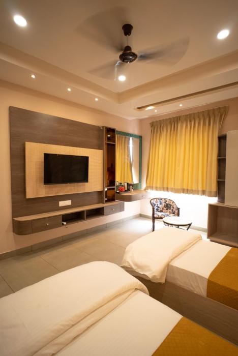 the white roots hotel