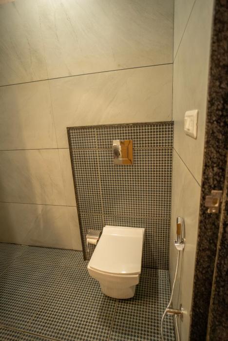 the white roots hotel