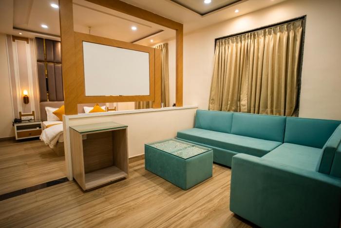 the white roots hotel