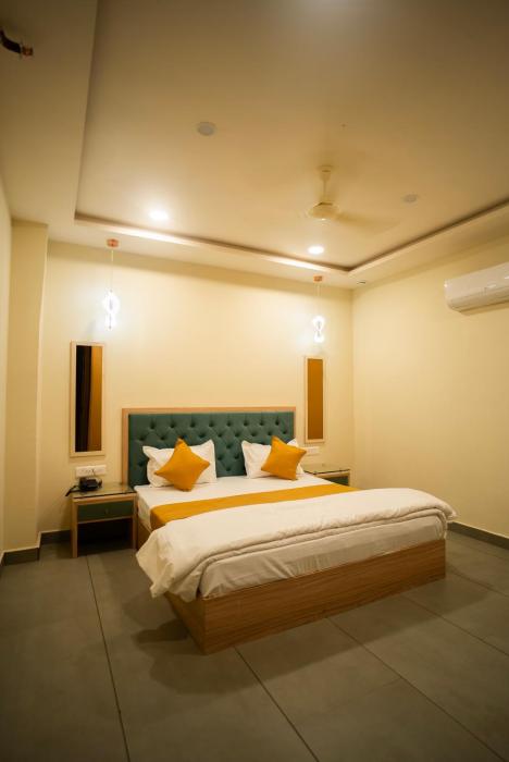 the white roots hotel