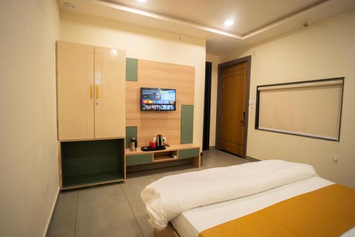 the white roots hotel