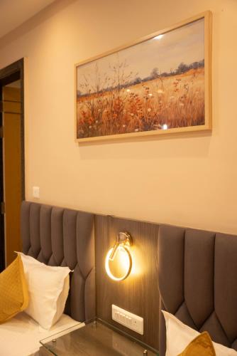 the white roots hotel