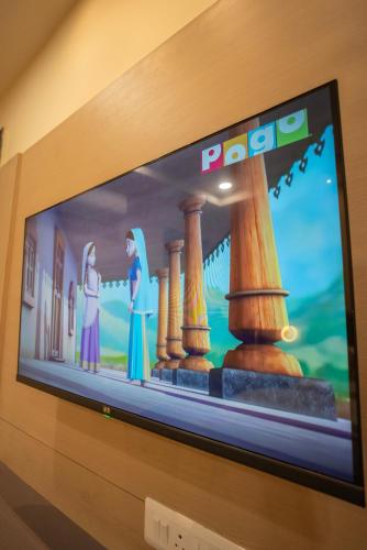 the white roots hotel