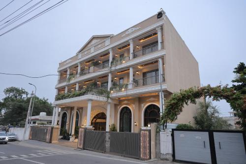 Grandeur Boutique Staycation,,4 star