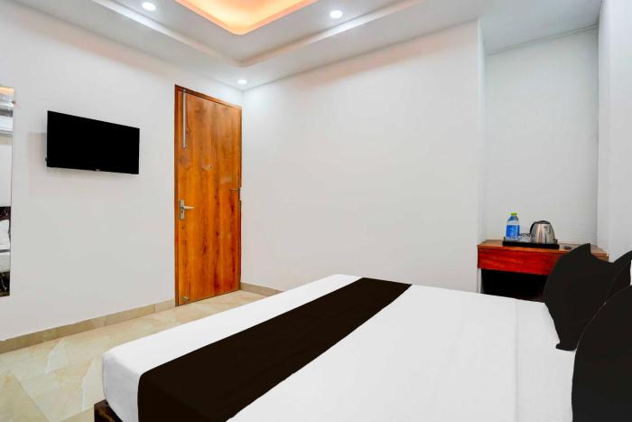 collection o sector 143b noida