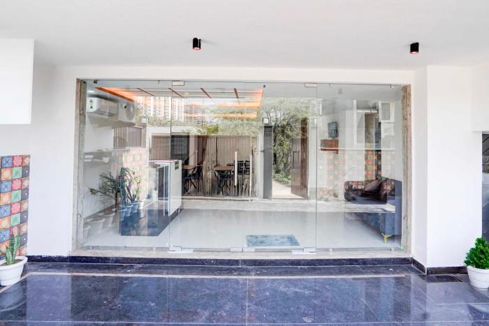 collection o sector 143b noida