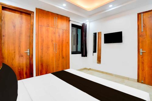 collection o sector 143b noida