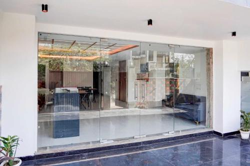 collection o sector 143b noida