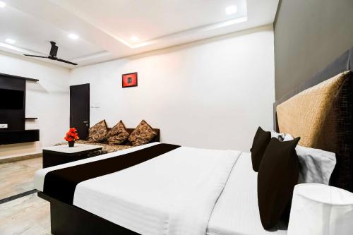 Collection O Raipur Junction,,4 star