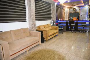 Rajmahal Premium Hotel & Banquet,,3 star