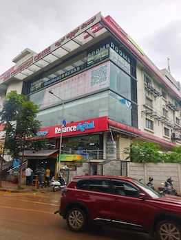 stayz royale electronic city