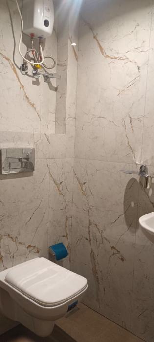 hotel le west near exhibition center