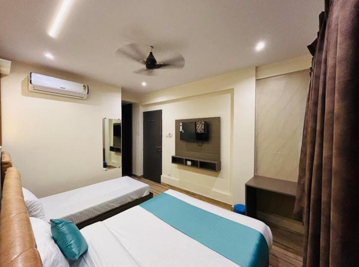 hotel le west near exhibition center