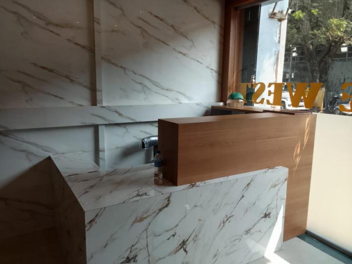 hotel le west near exhibition center