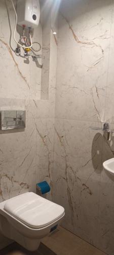 hotel le west near exhibition center