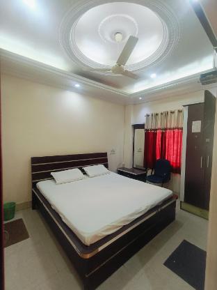 Saluja Palace,,3 star