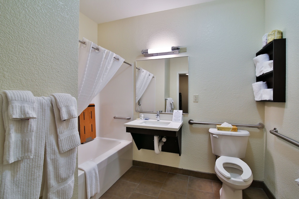 candlewood suites bismarck by ihg