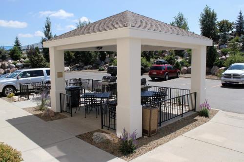 candlewood suites bismarck by ihg