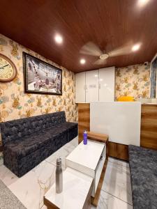 hotel tathaastu palace