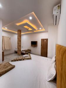 Hotel Tathaastu Palace,,3 star