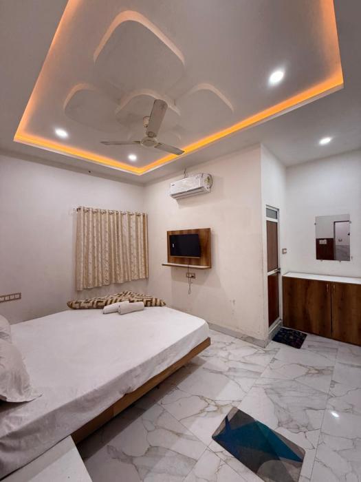 hotel tathaastu palace