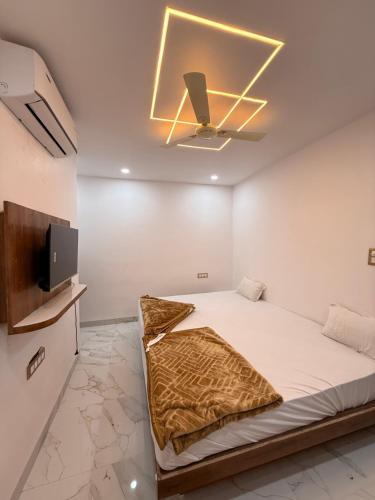 hotel tathaastu palace