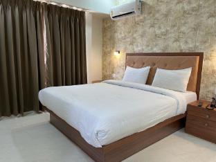 hotel emersion residency