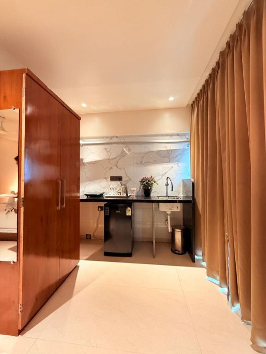 hotel emersion residency